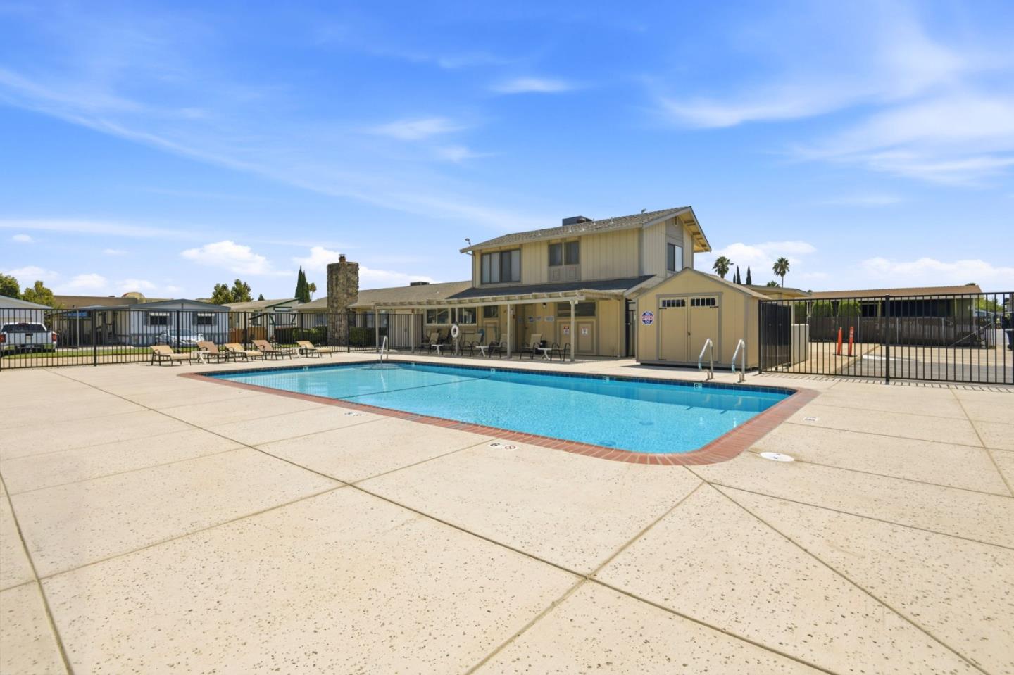 812 W Clover RD 75
