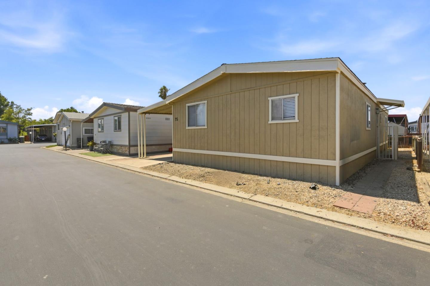 812 W Clover RD 75
