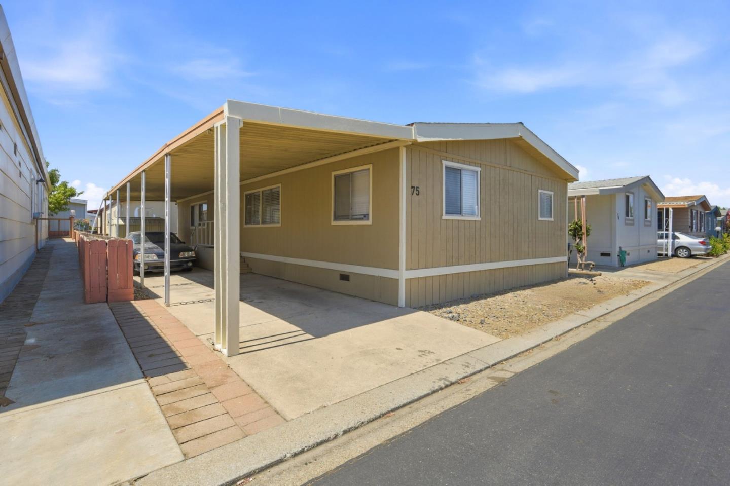 812 W Clover RD 75