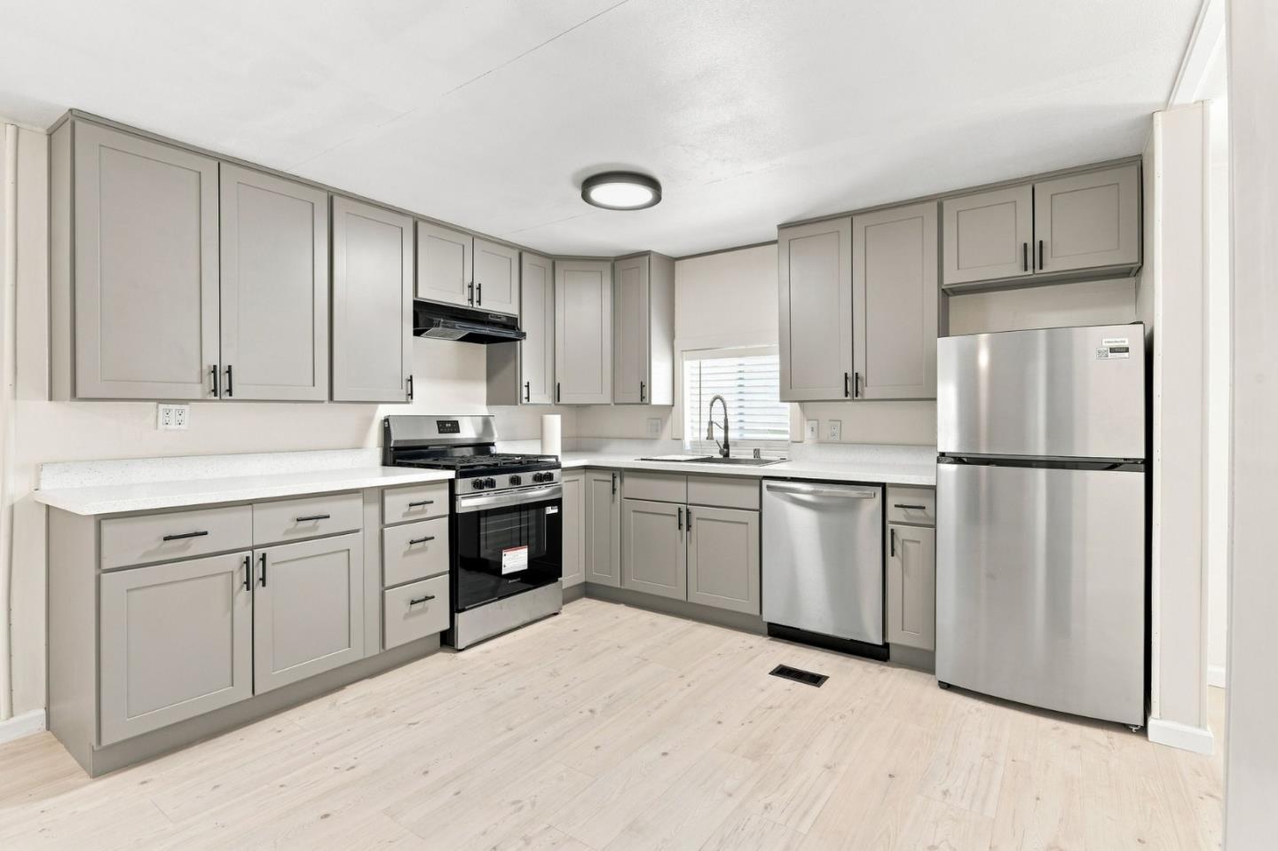 812 W Clover RD 75