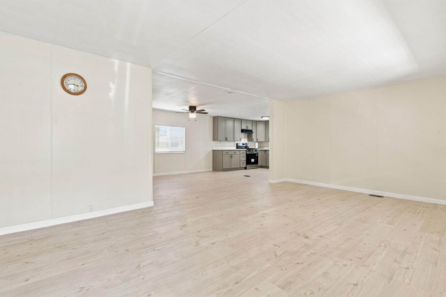 812 W Clover RD 75