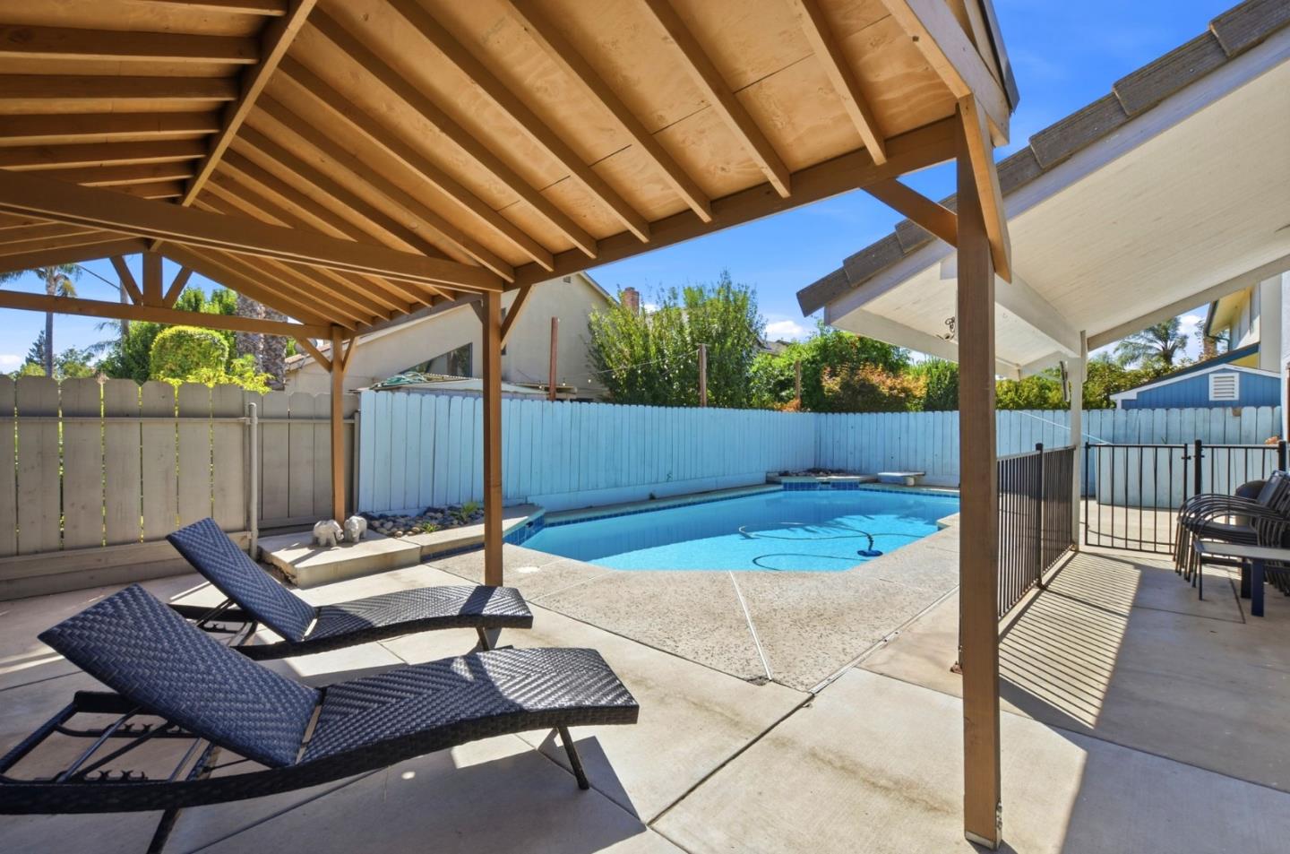 2512 Burlwood DR