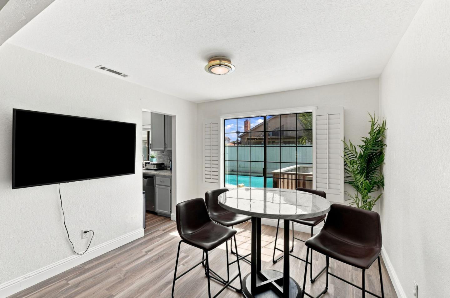 2512 Burlwood DR