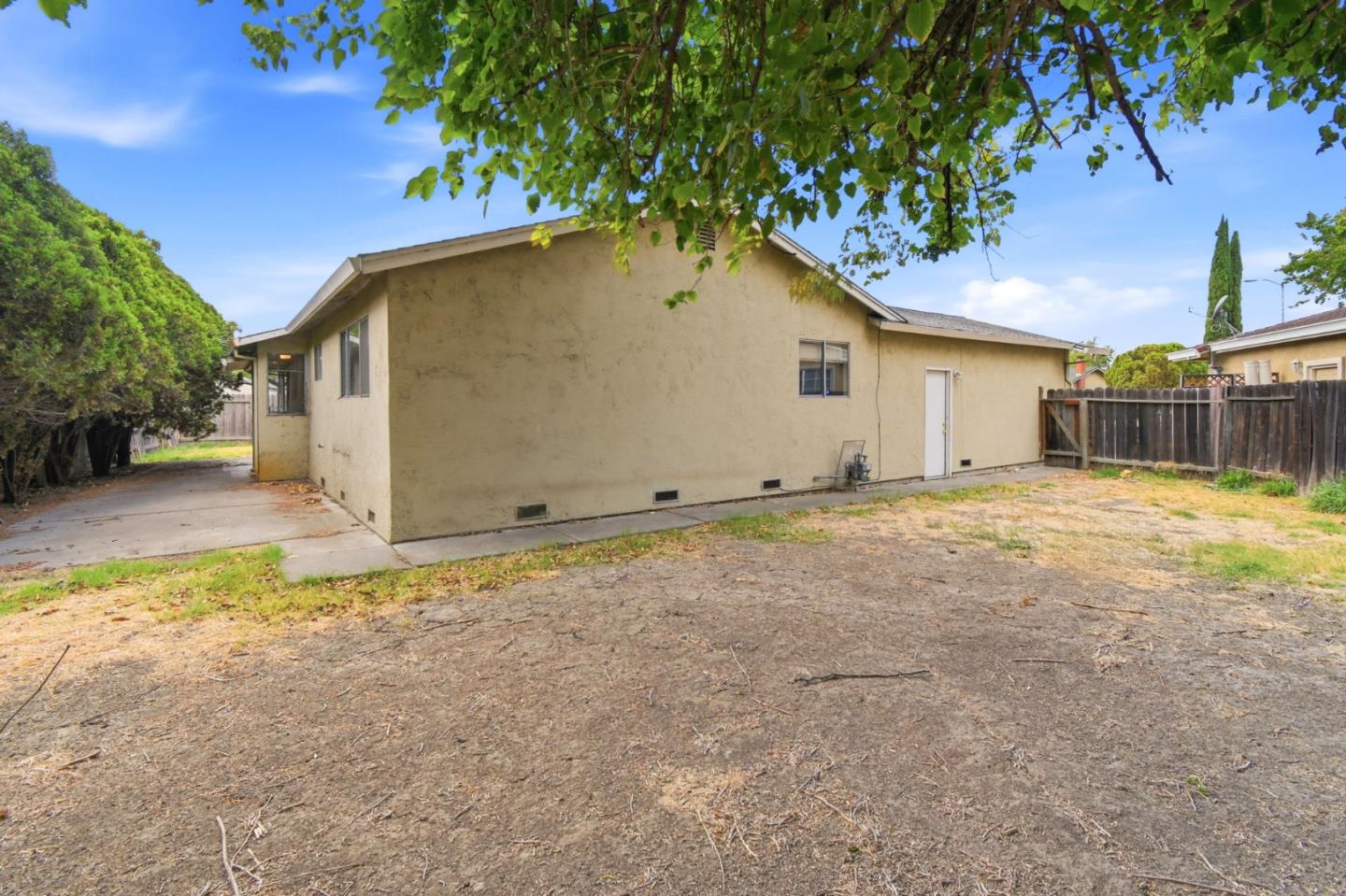 2338 Bobwhite CT
