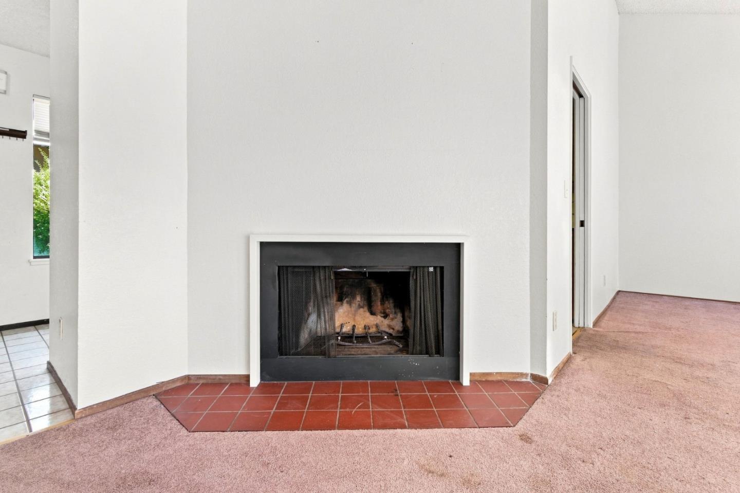 1122 Hartford PL