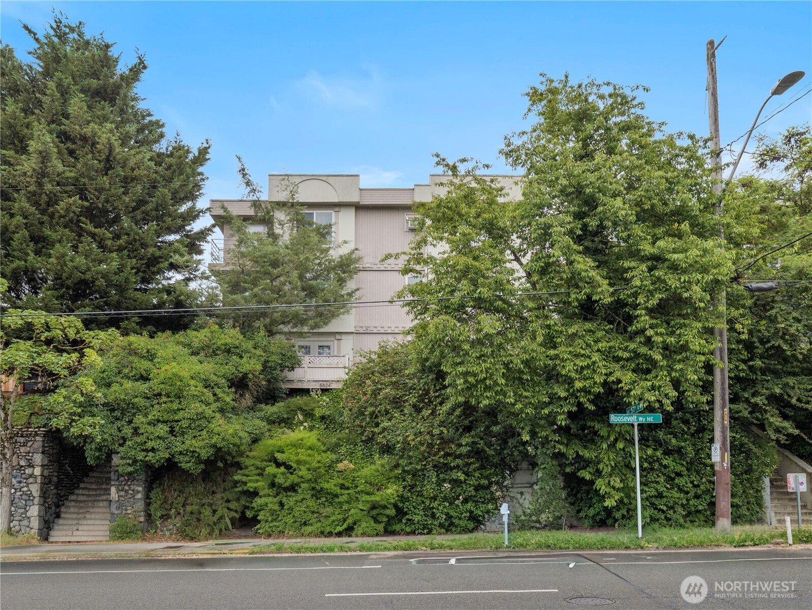 5624 Roosevelt Way NE Unit: 302