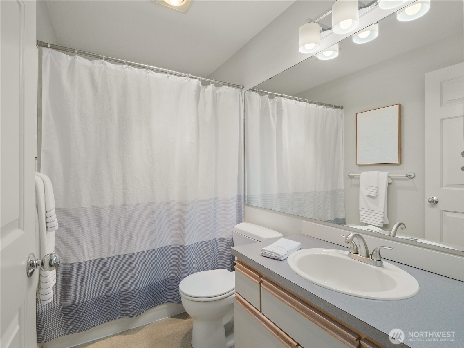 5624 Roosevelt Way NE Unit: 302