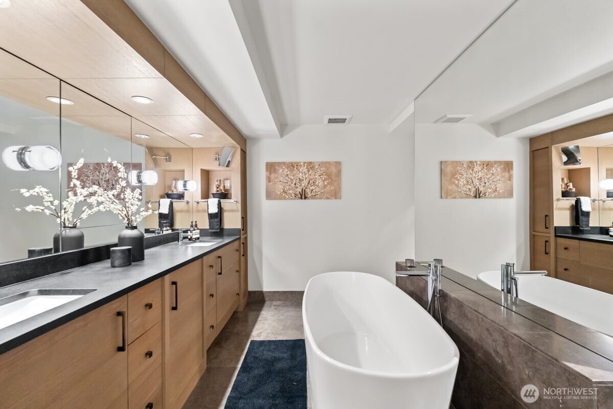 1958 Harvard Avenue E Unit: 201