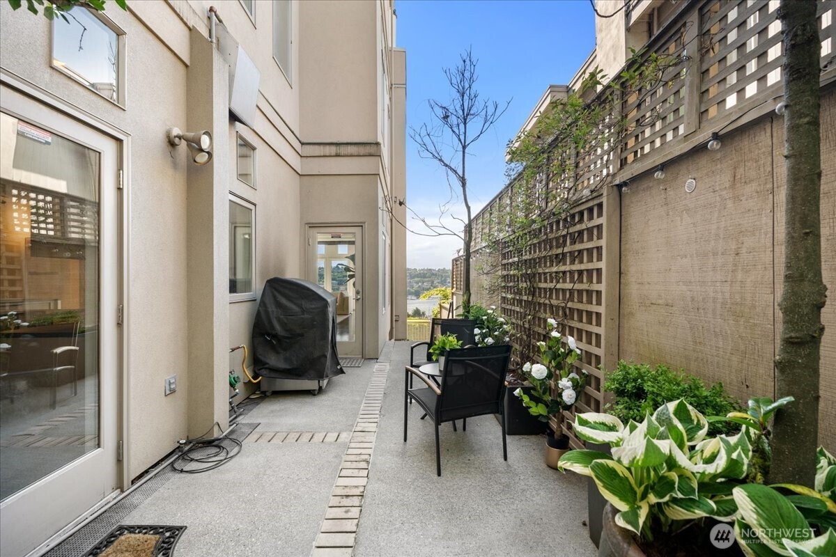 1958 Harvard Avenue E Unit: 201