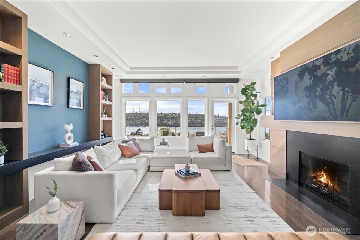 1958 Harvard Avenue E Unit: 201