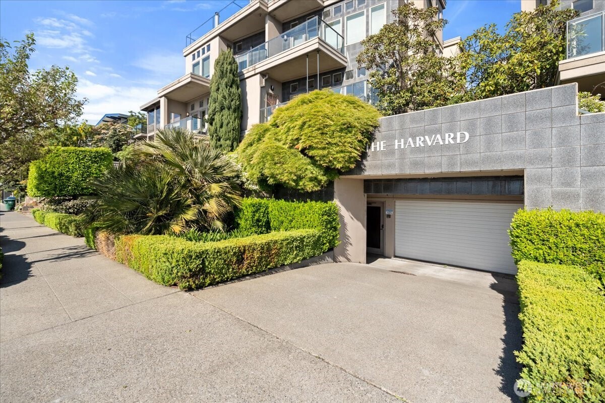 1958 Harvard Avenue E Unit: 201