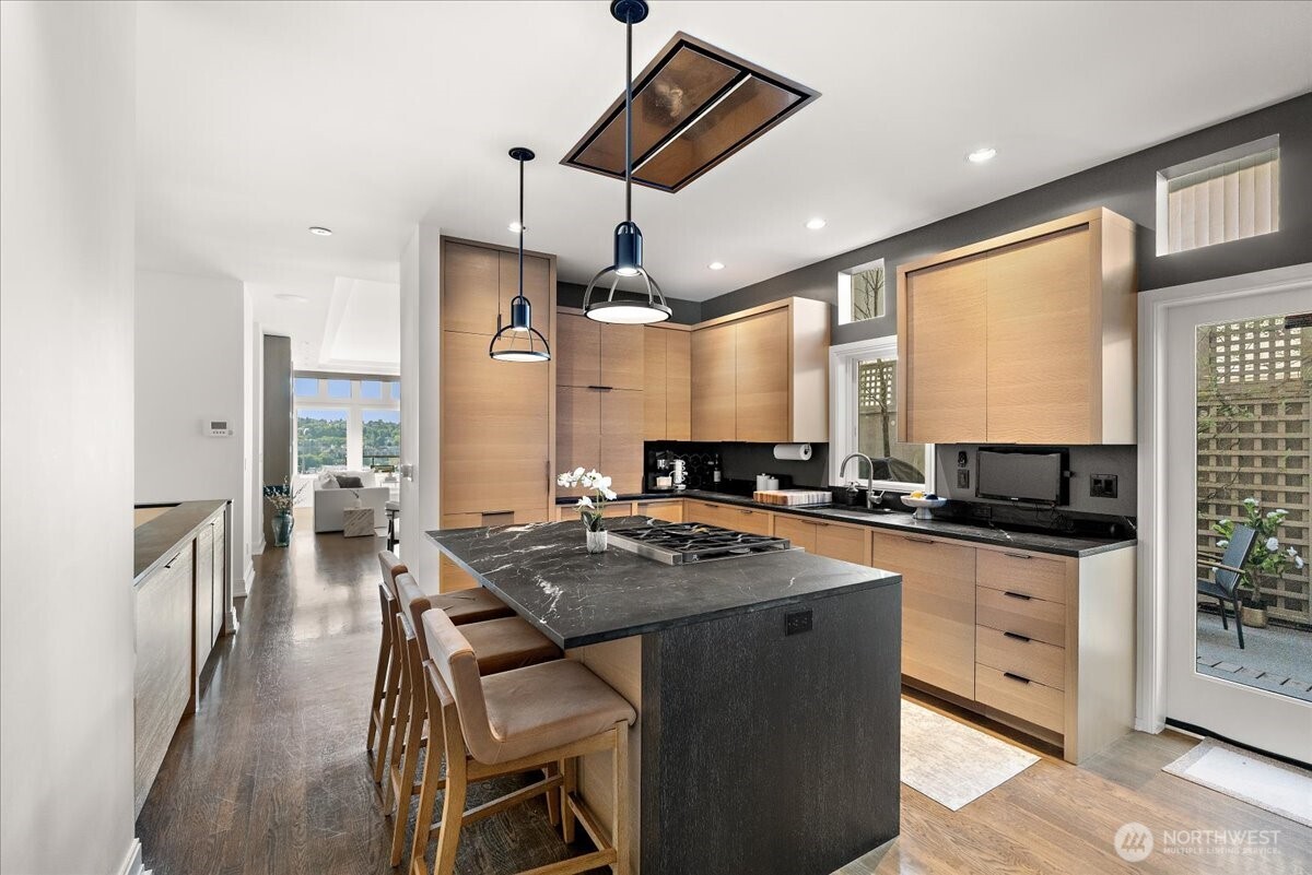 1958 Harvard Avenue E Unit: 201