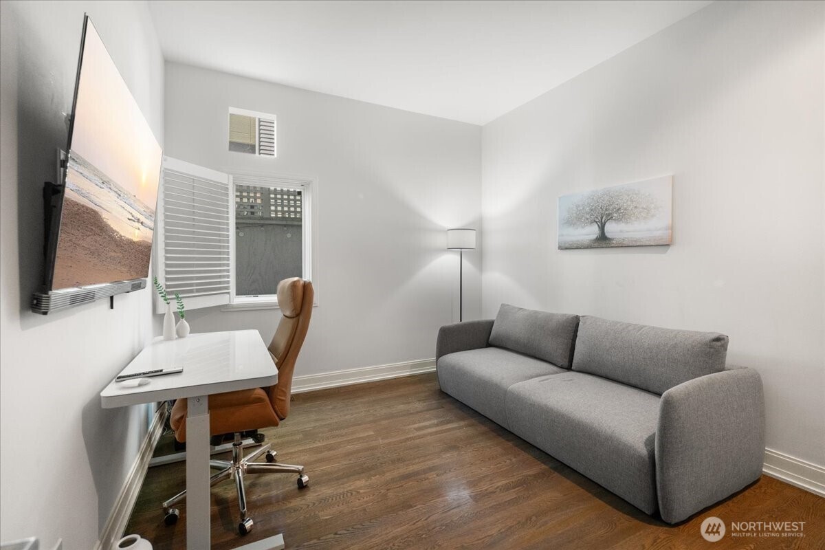 1958 Harvard Avenue E Unit: 201