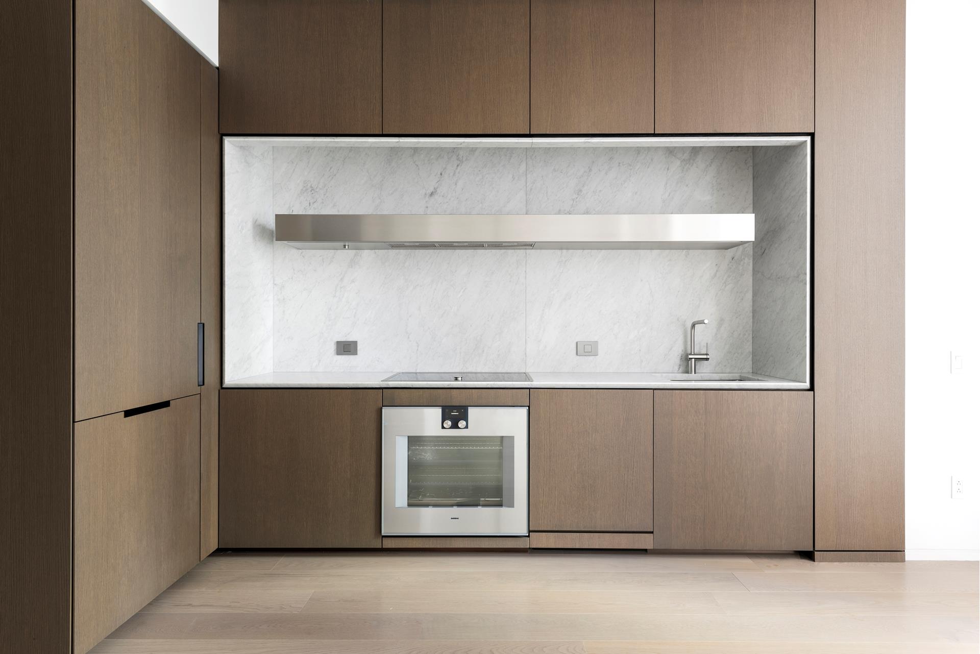 100 E 53RD Street 20B