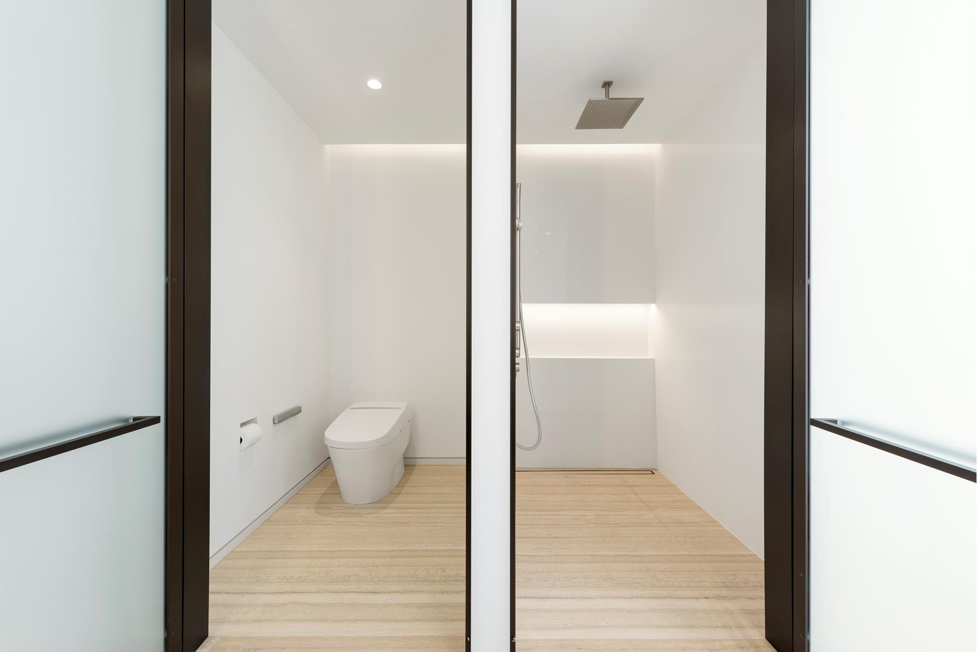 100 E 53RD Street 20B