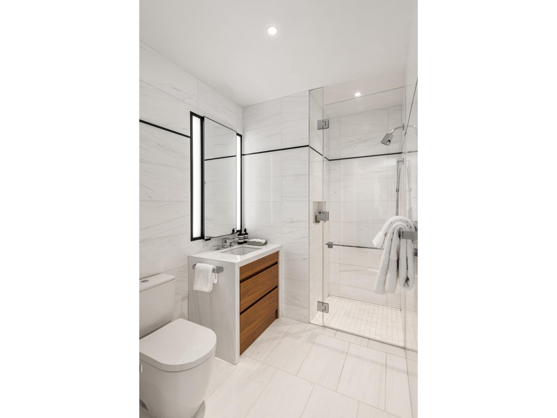 277 5TH Avenue PH55