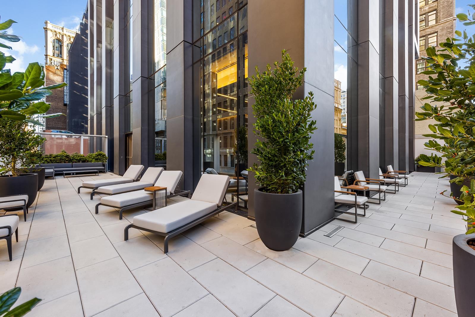 277 5TH Avenue PH55