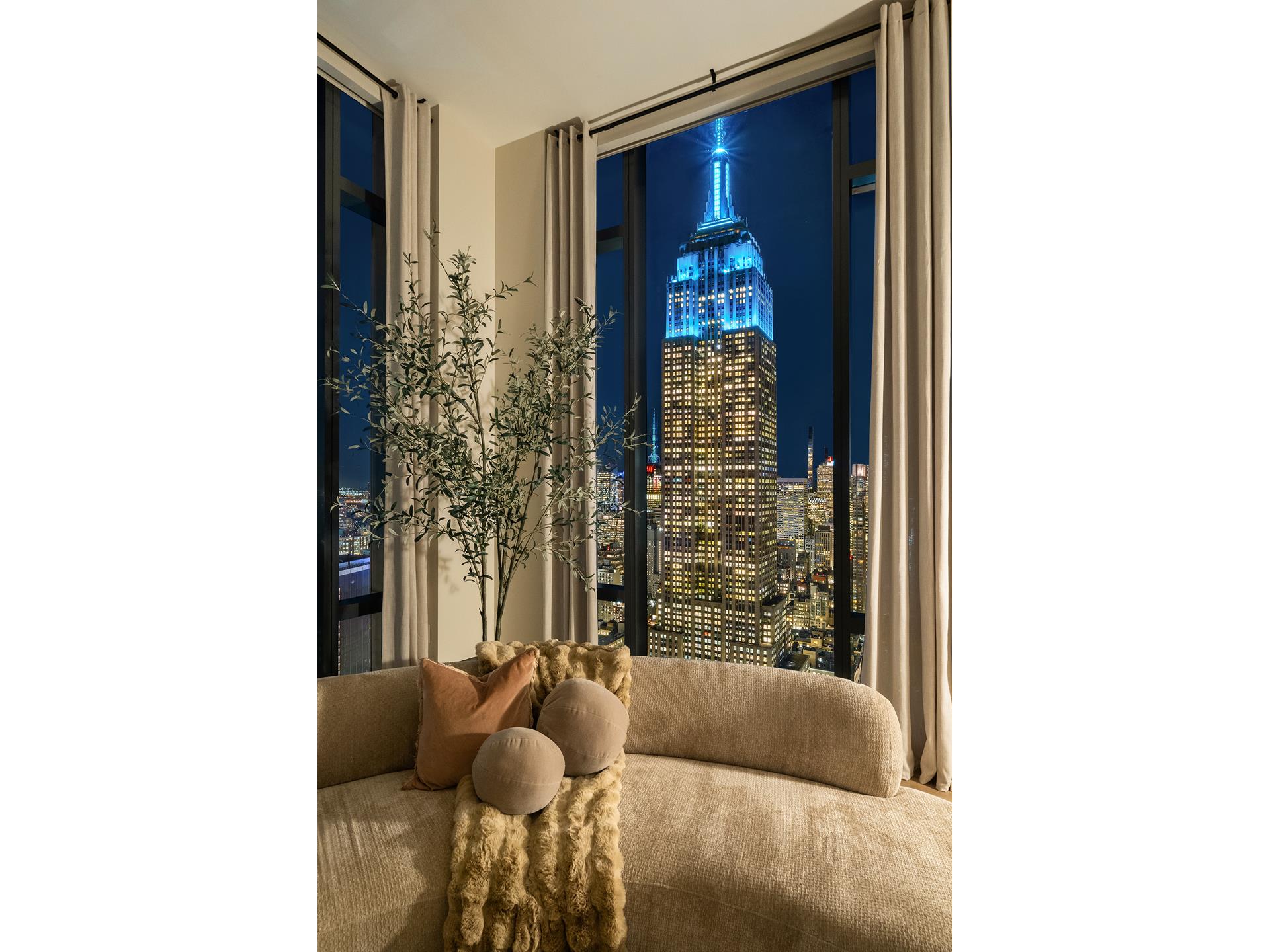 277 5TH Avenue PH55