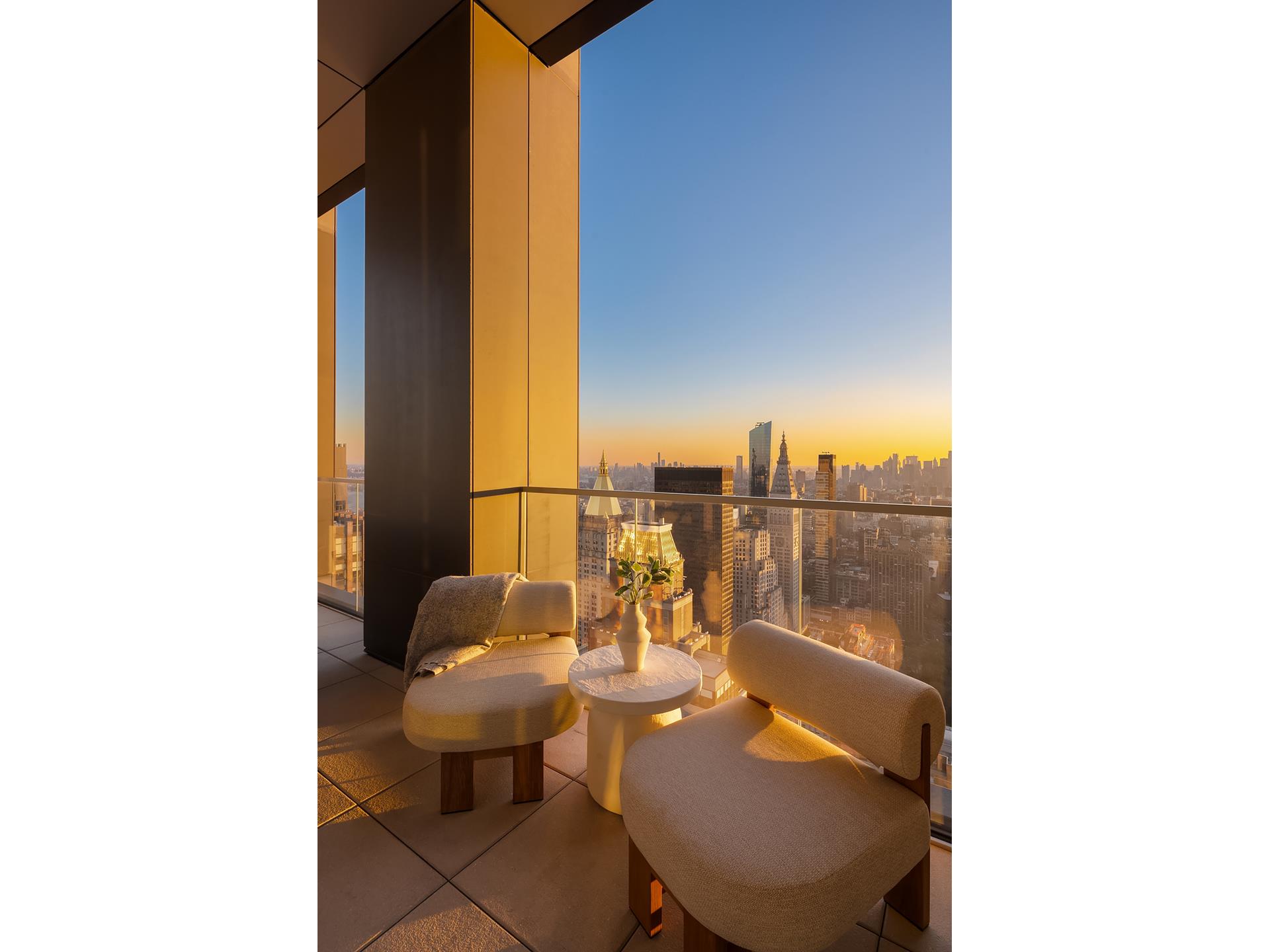 277 5TH Avenue PH55