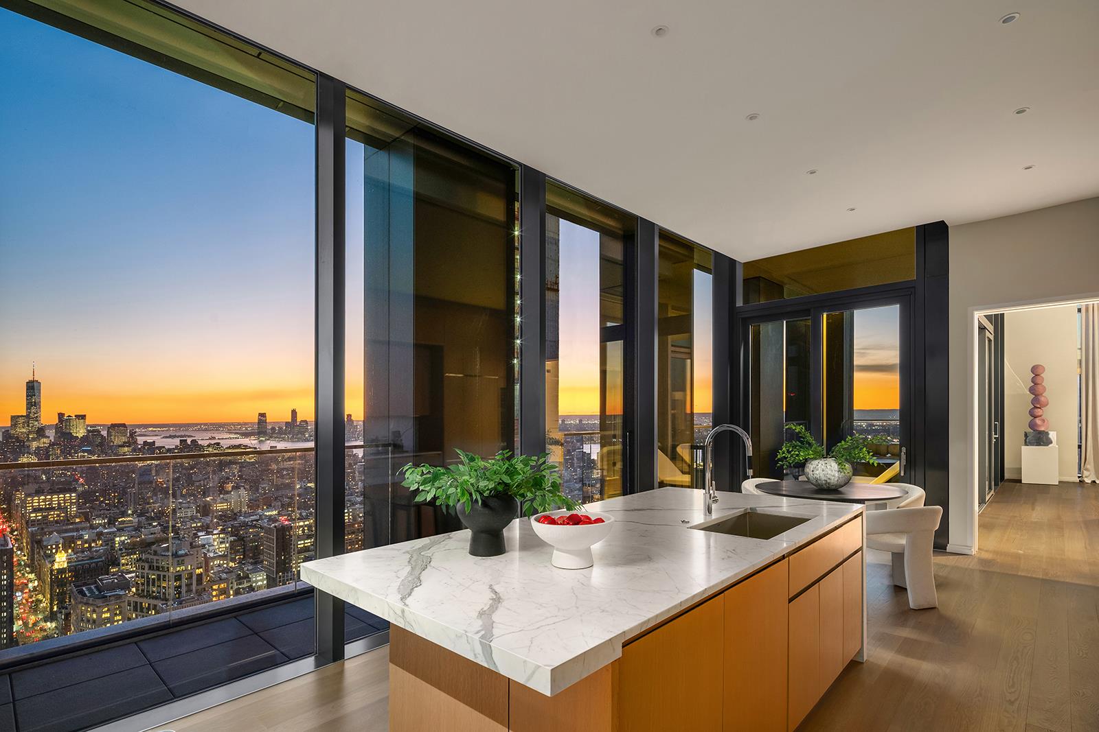277 5TH Avenue PH55