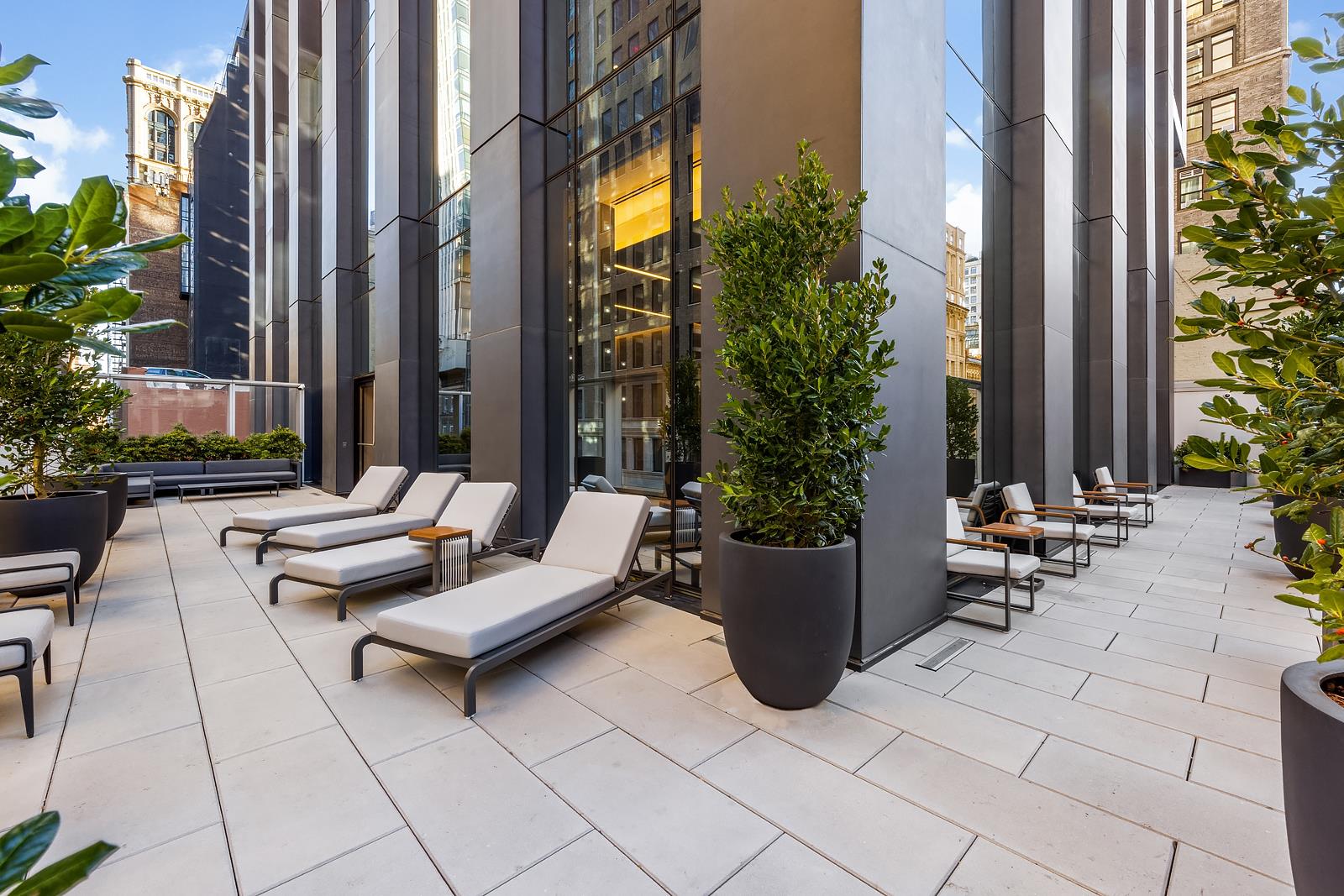 277 5TH Avenue PH55