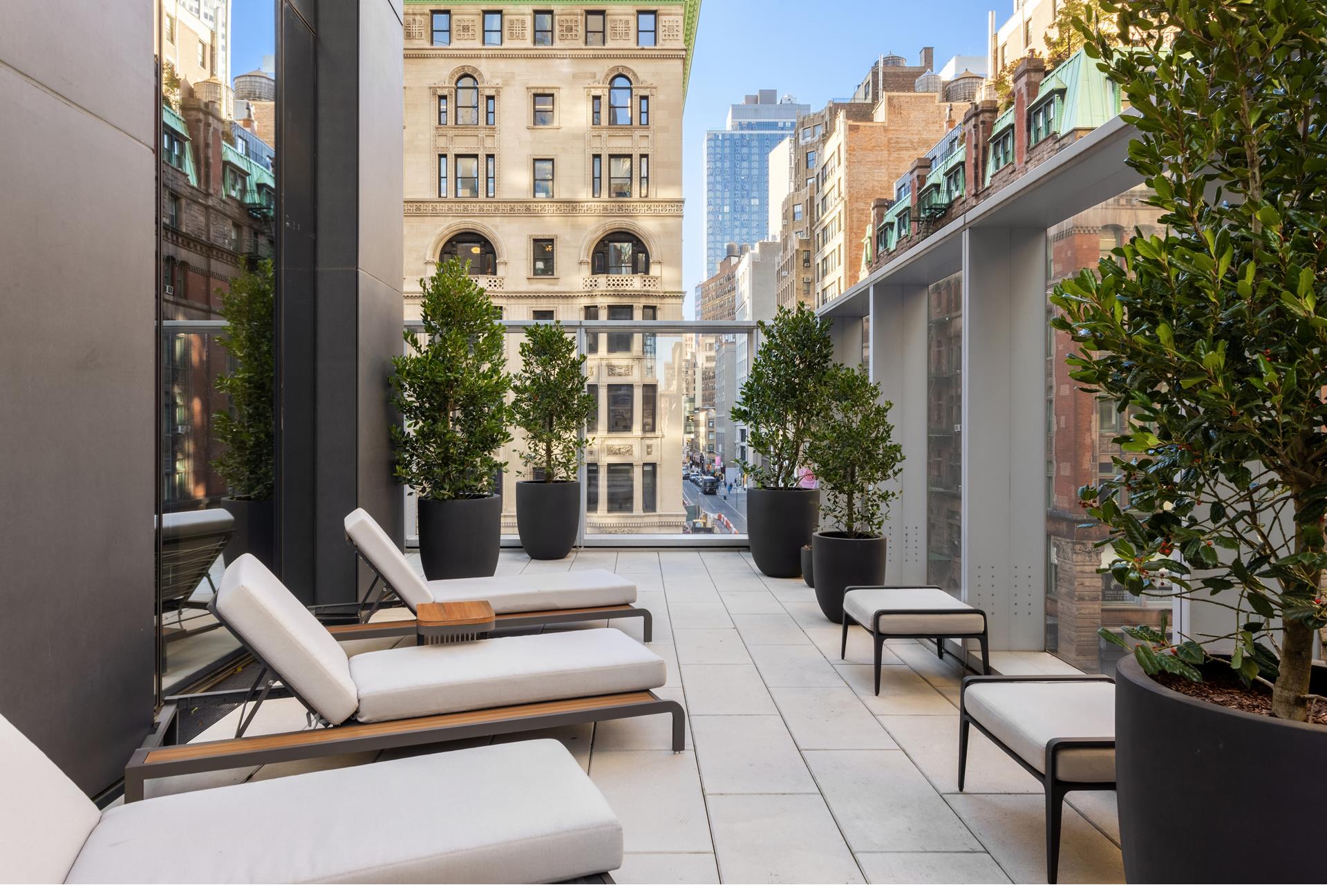 277 5TH Avenue PH55