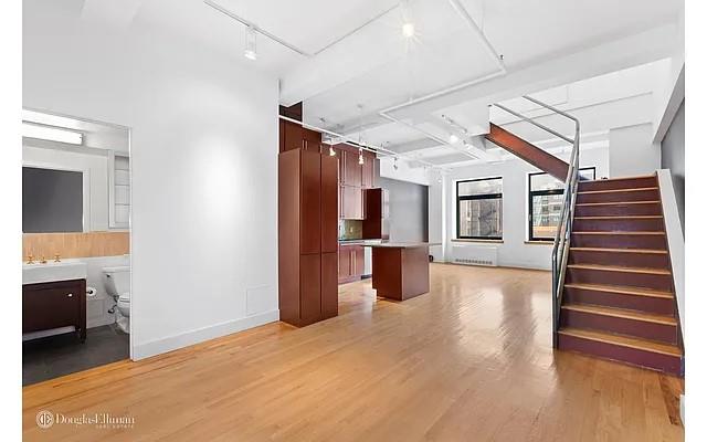 14 E 4TH Street 1111