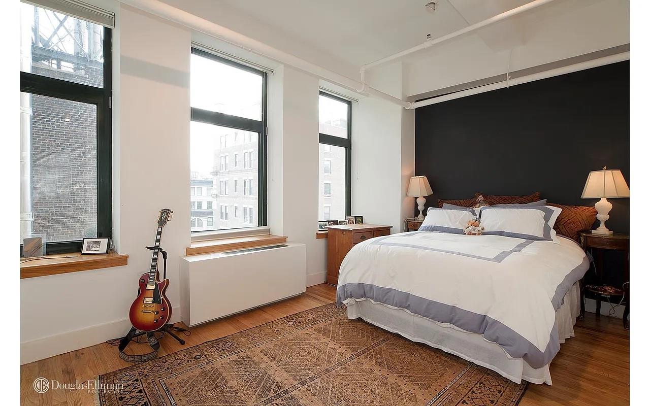 14 E 4TH Street 1111