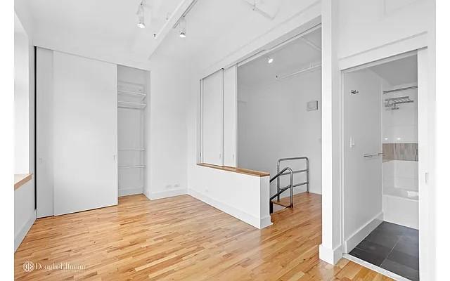 14 E 4TH Street 1111