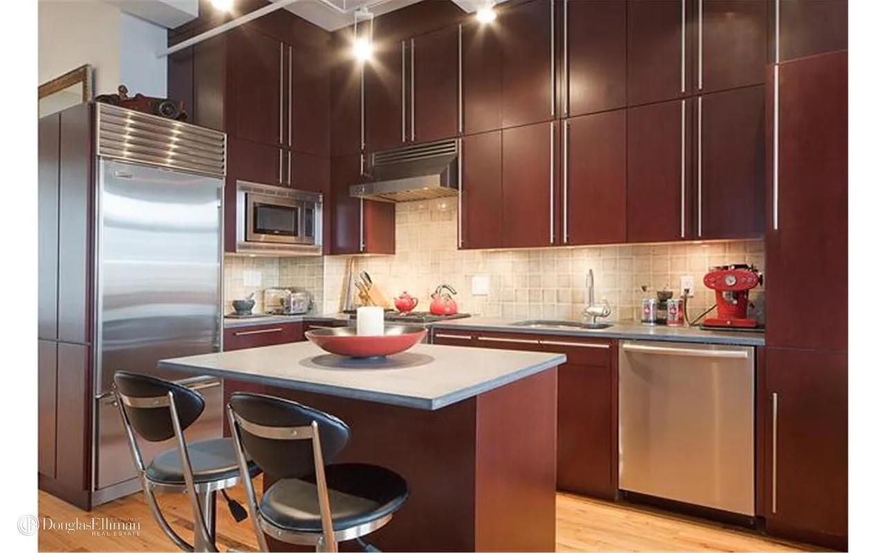 14 E 4TH Street 1111