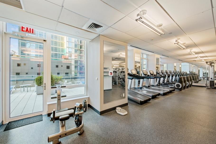 247 W 46TH Street 2202