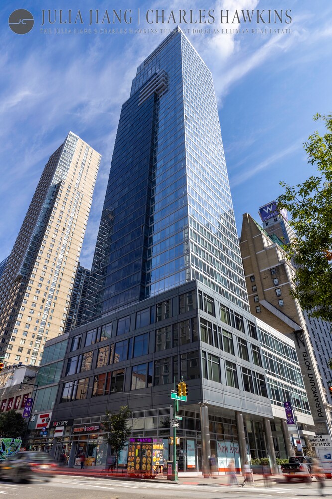 247 W 46TH Street 2202