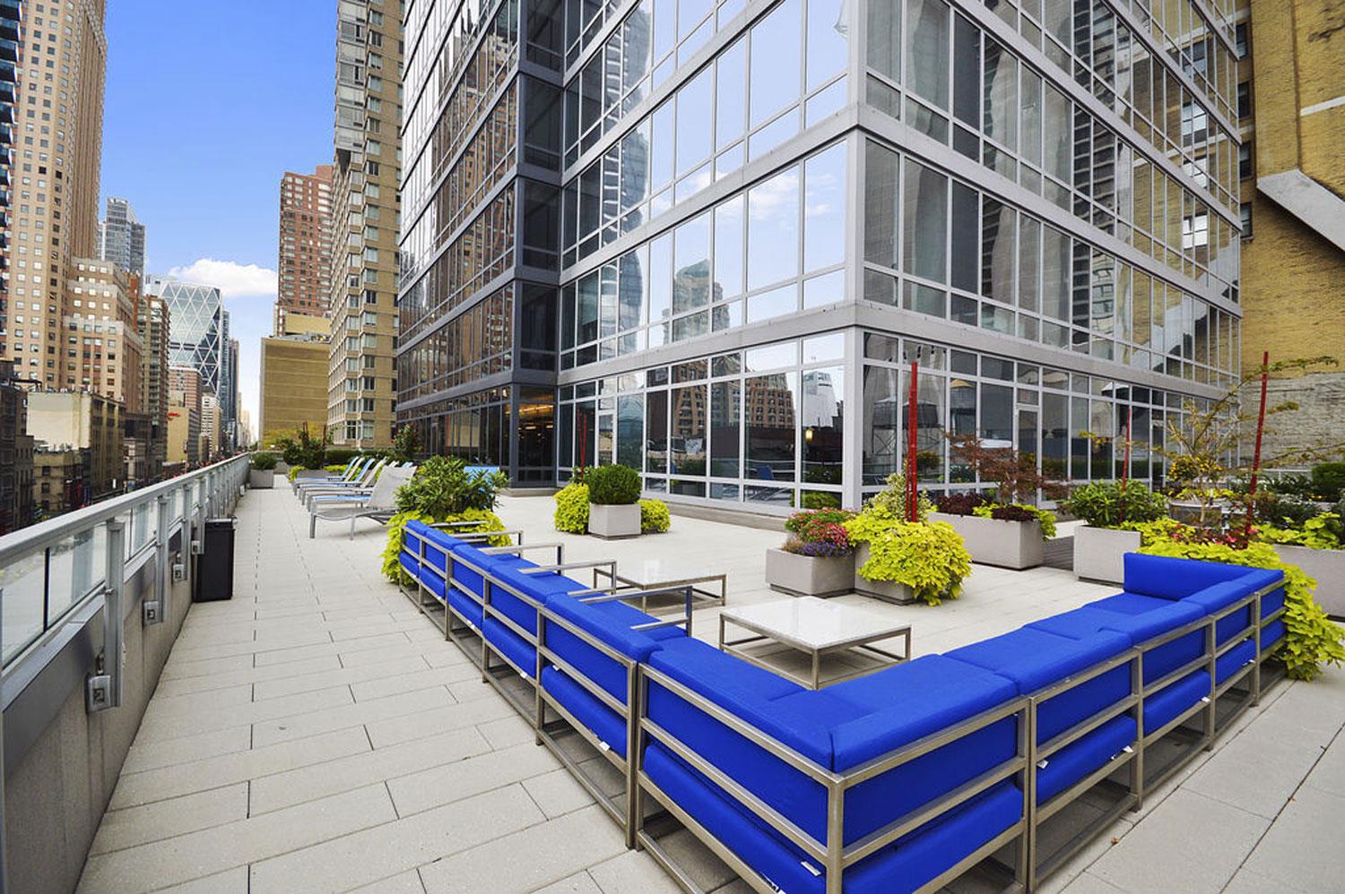 247 W 46TH Street 2202