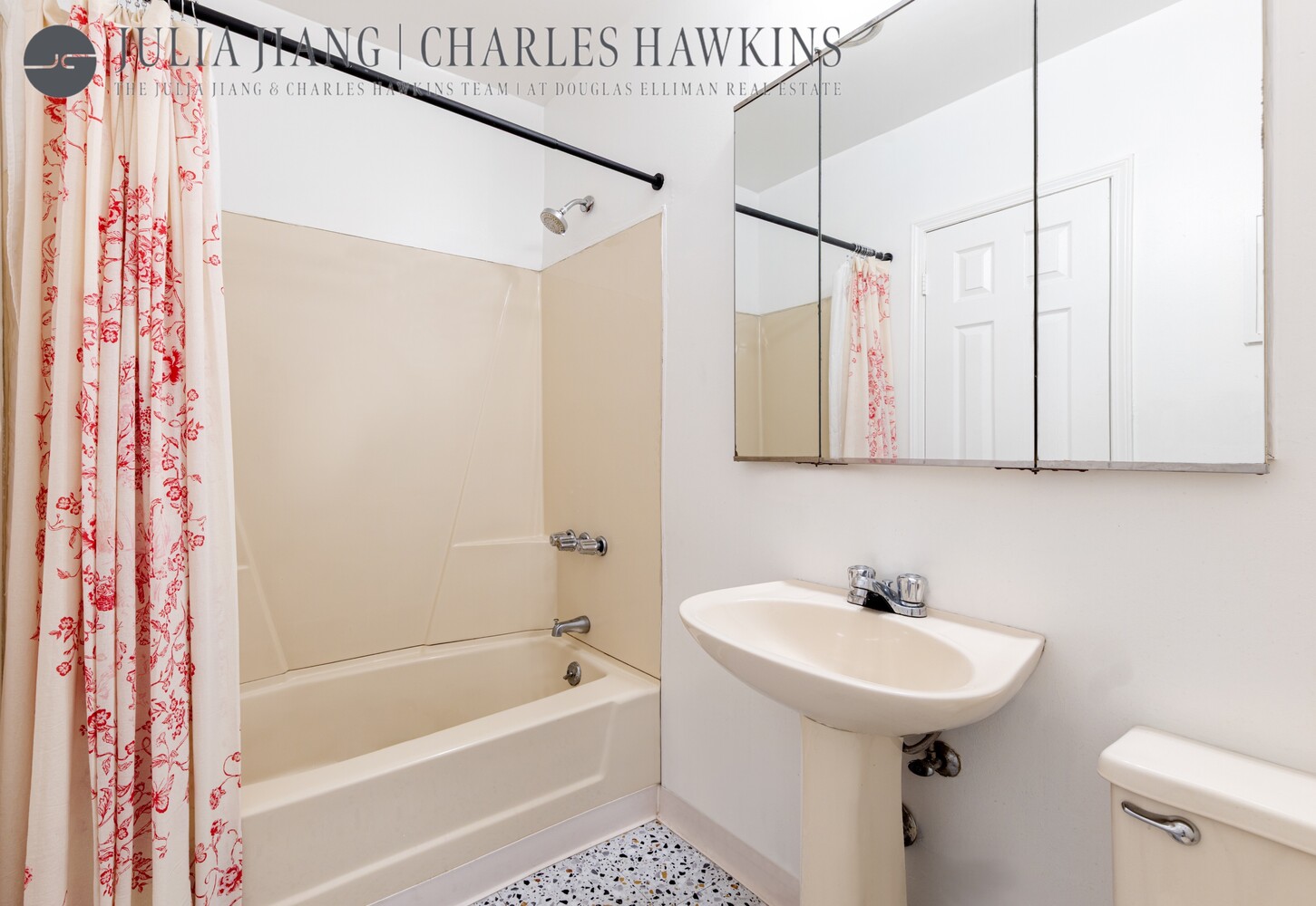 24 CORNELIA Street 2