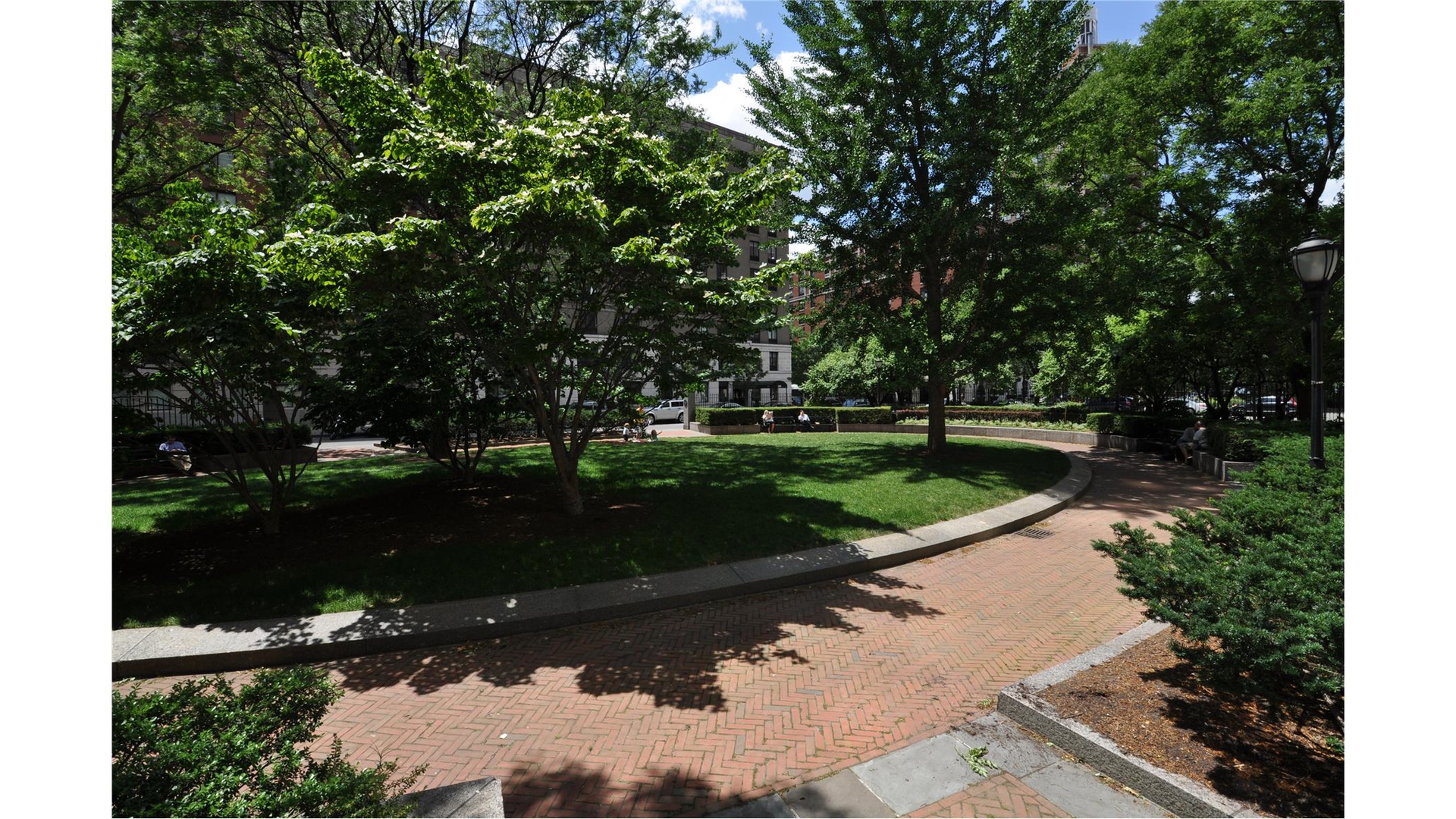 225 RECTOR Place 22E