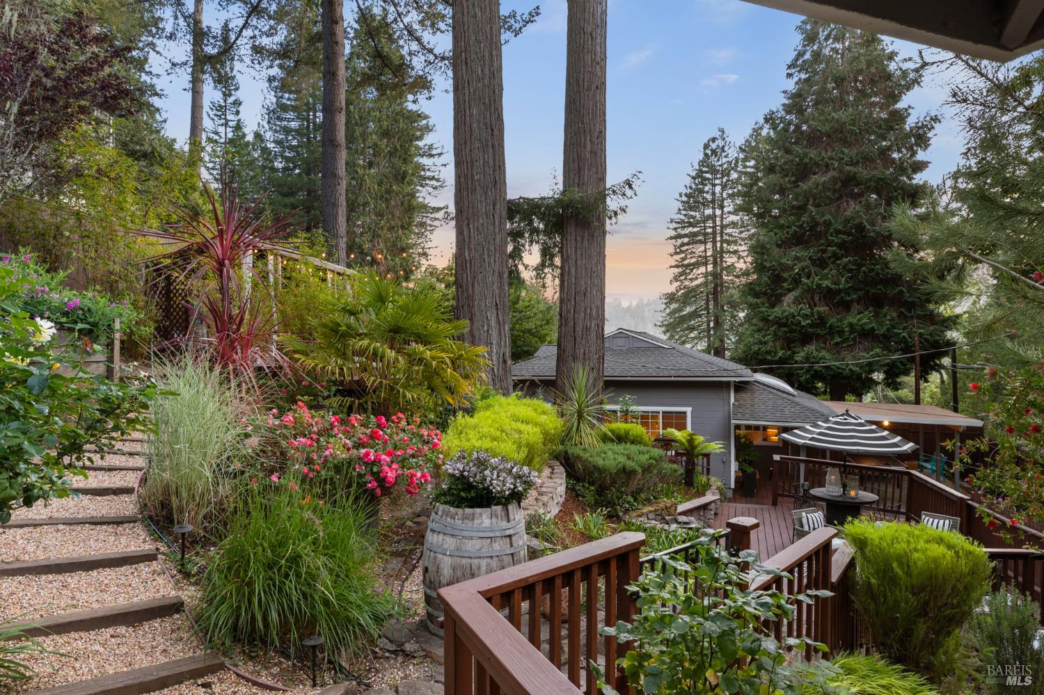 14212 Woodland Dr