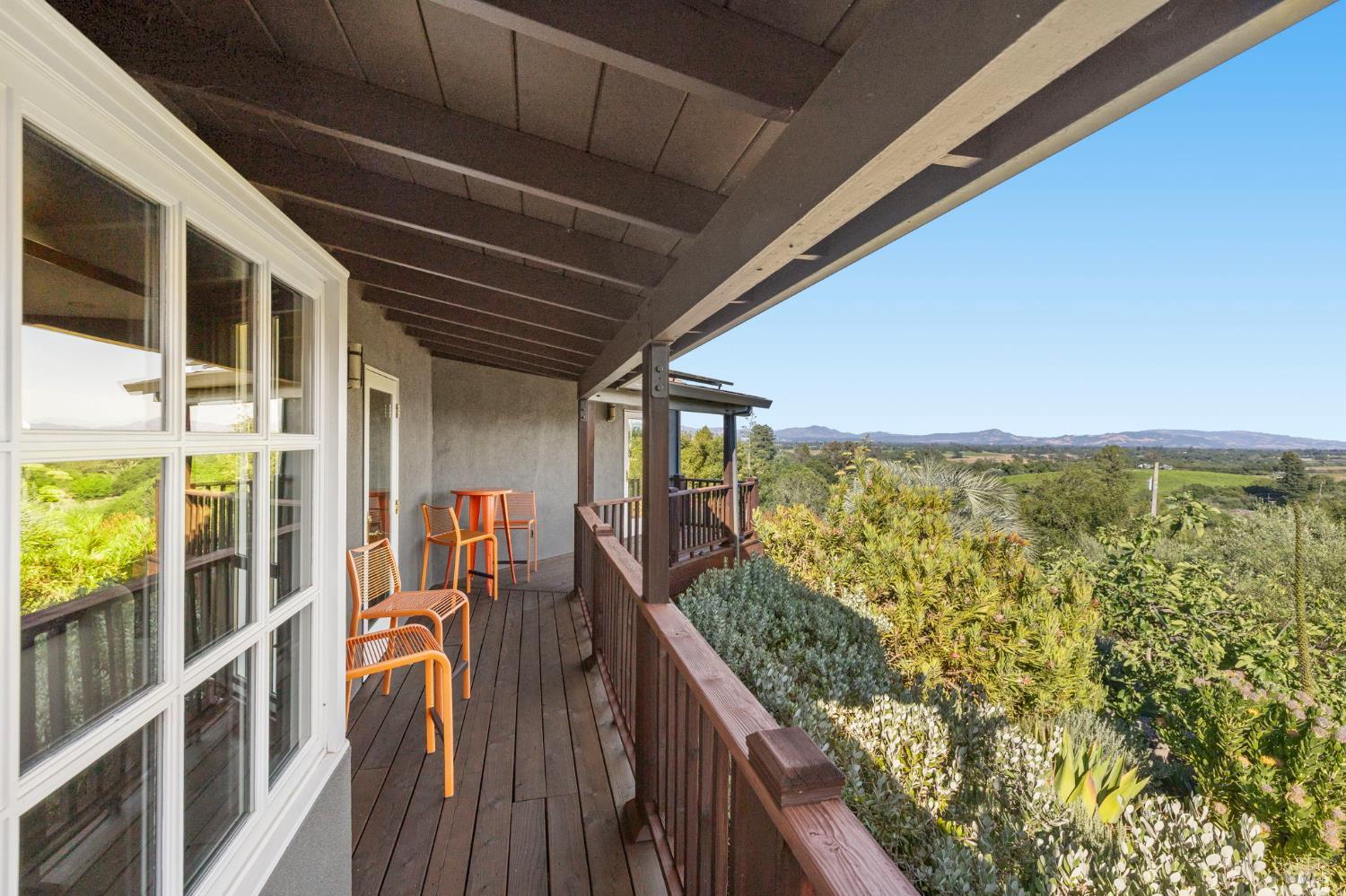 2563 Laguna Road