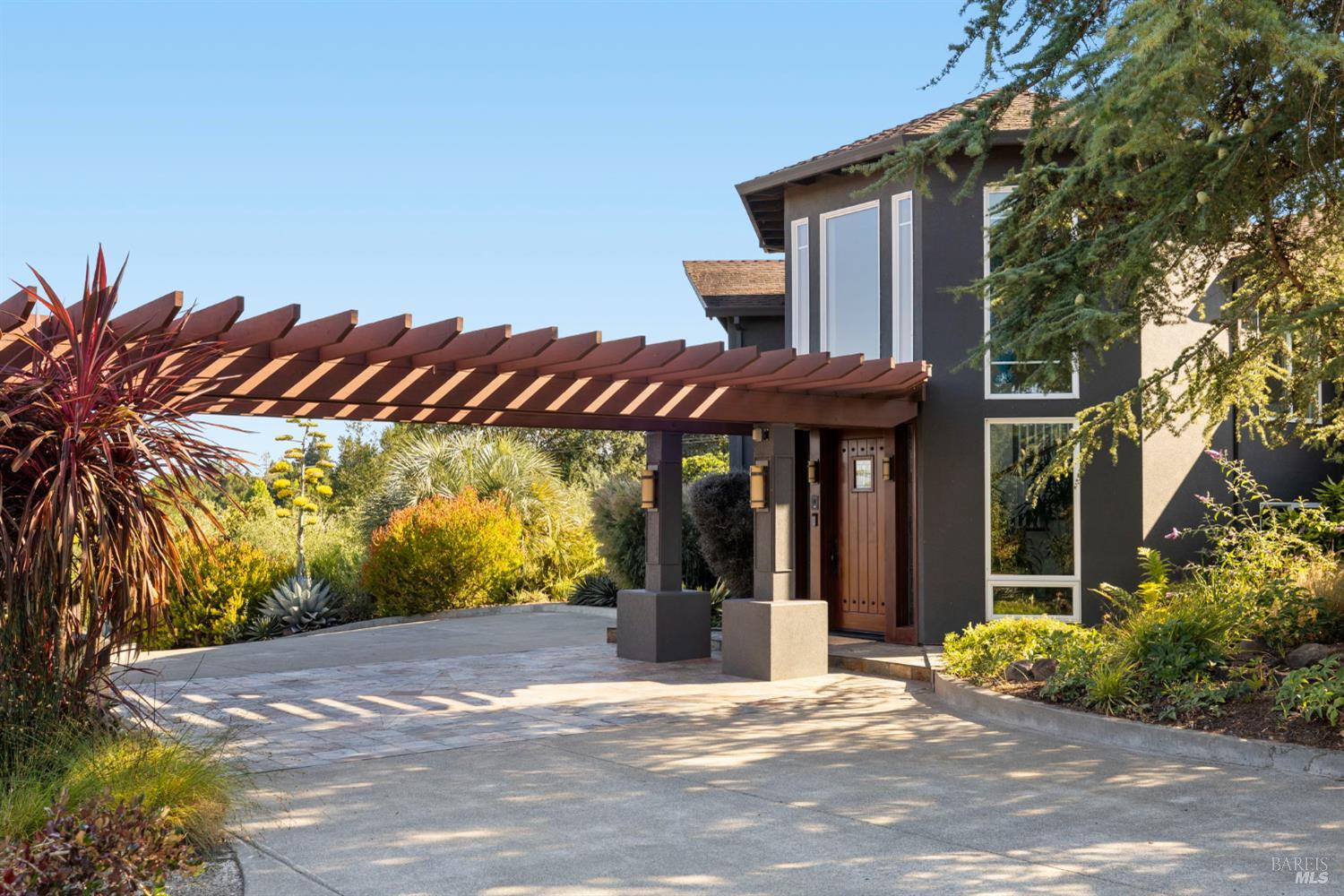 2563 Laguna Road