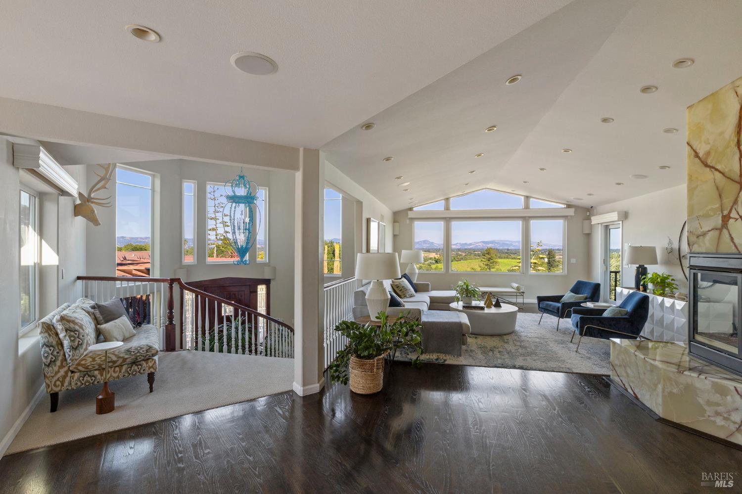 2563 Laguna Road