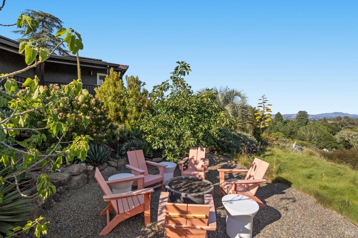 2563 Laguna Road
