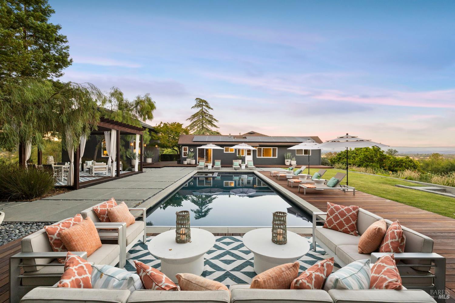 2563 Laguna Road