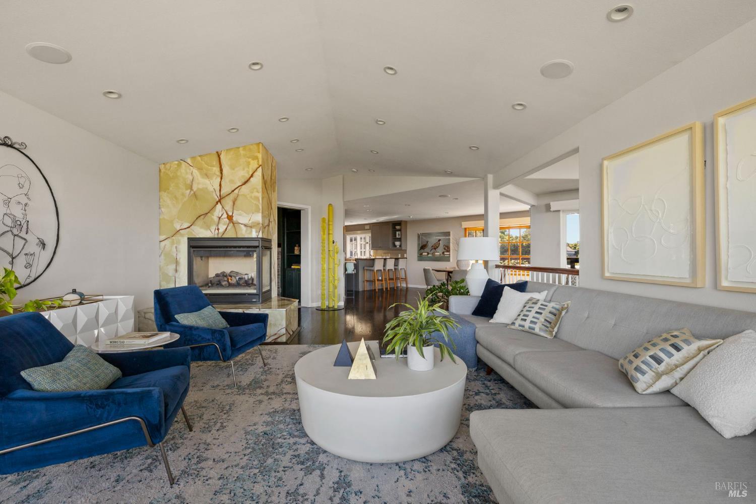 2563 Laguna Road