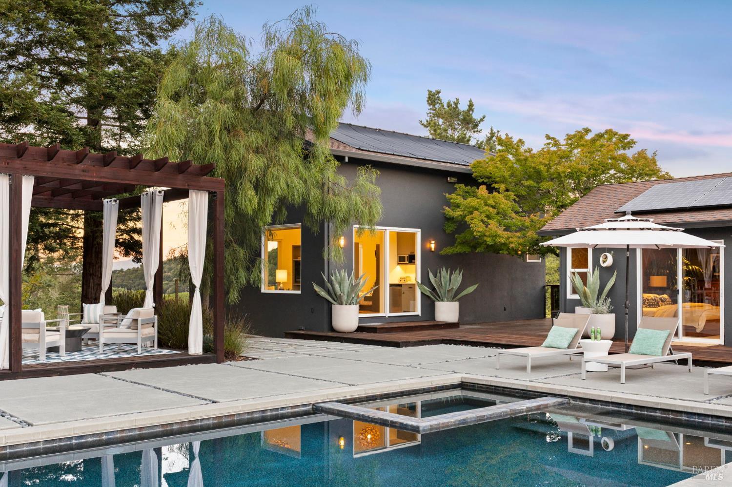 2563 Laguna Road