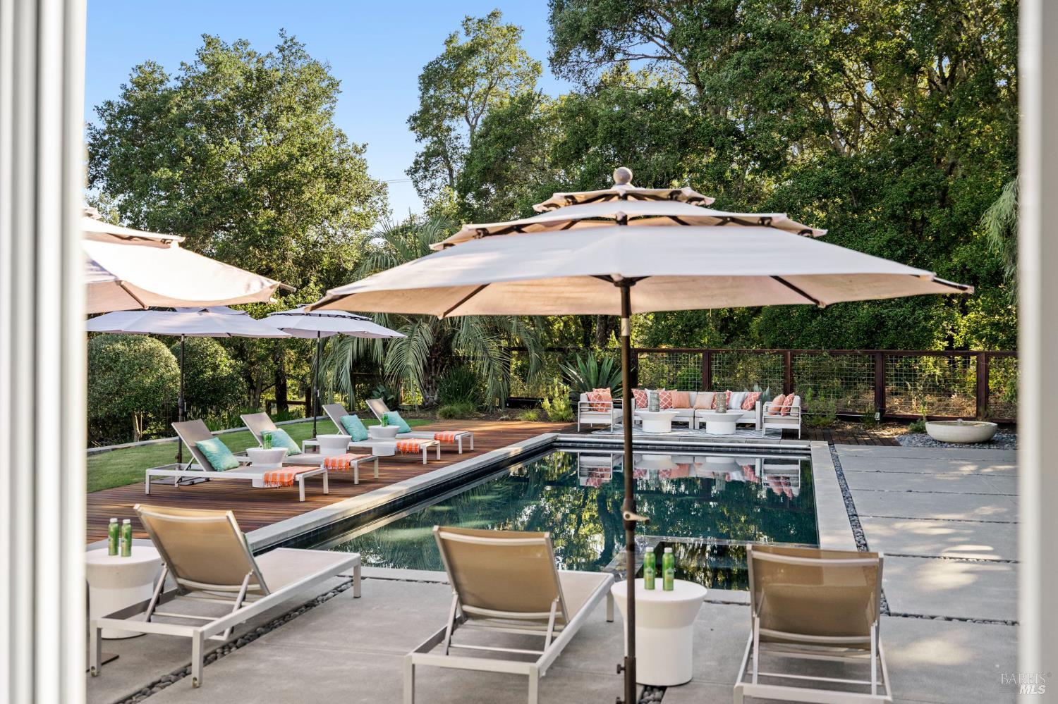 2563 Laguna Road
