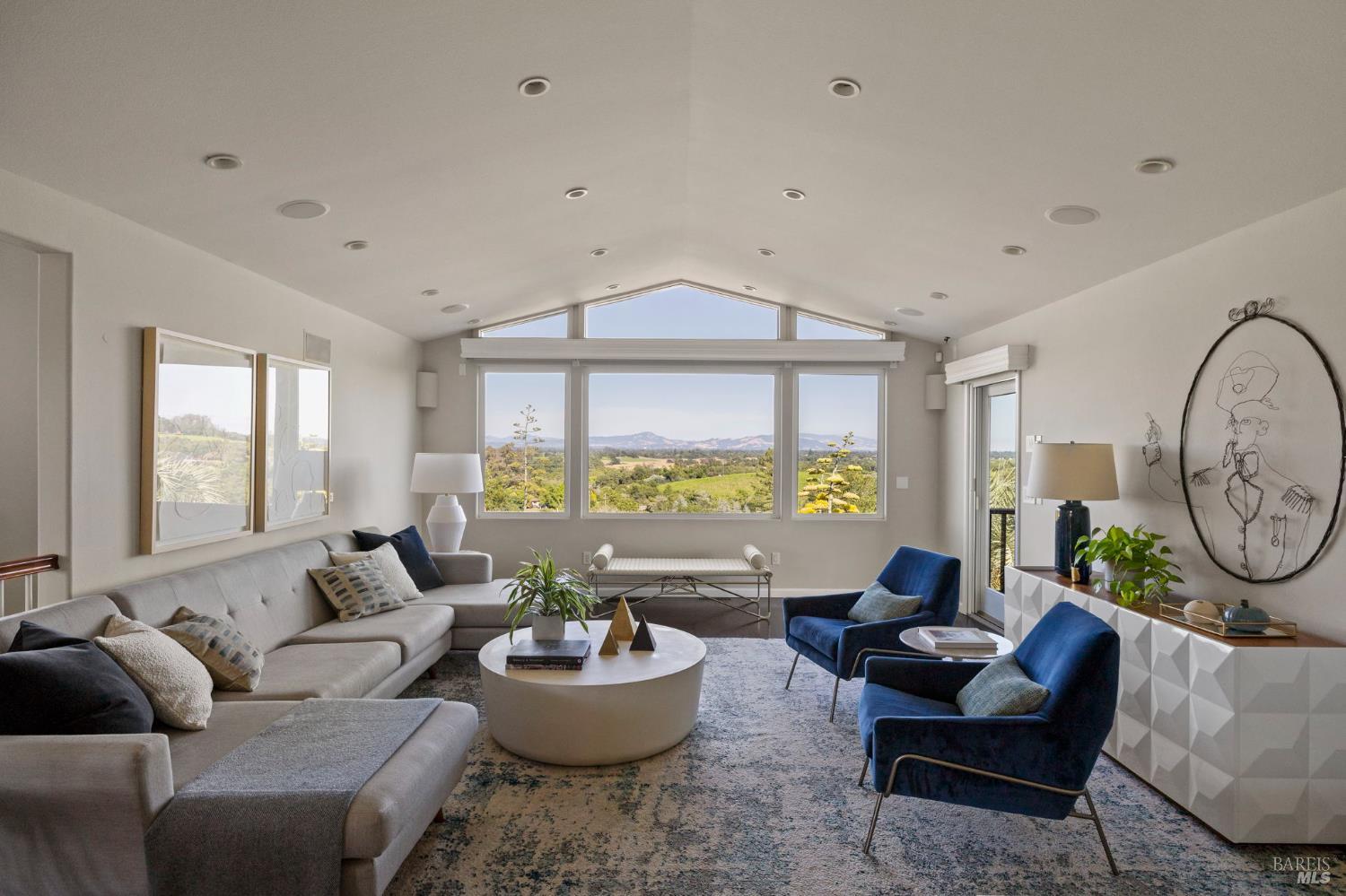 2563 Laguna Road