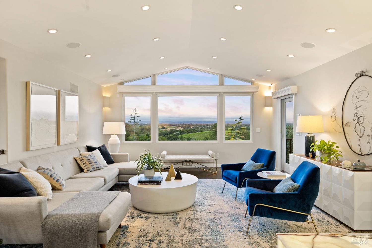 2563 Laguna Road