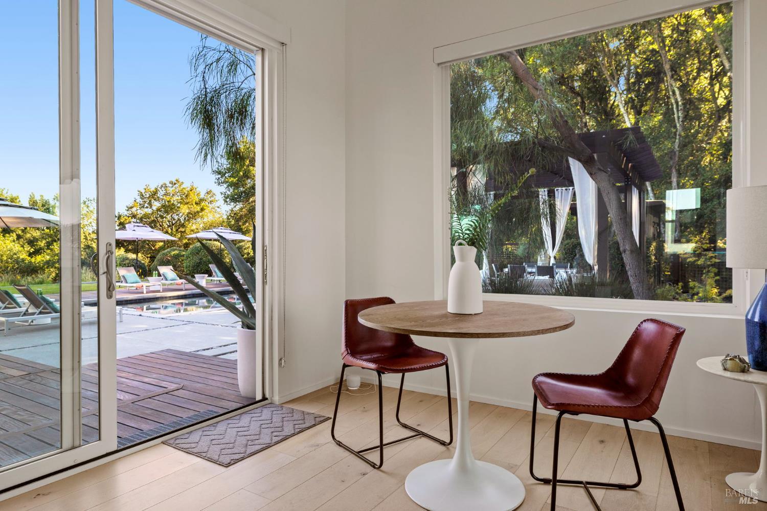 2563 Laguna Road