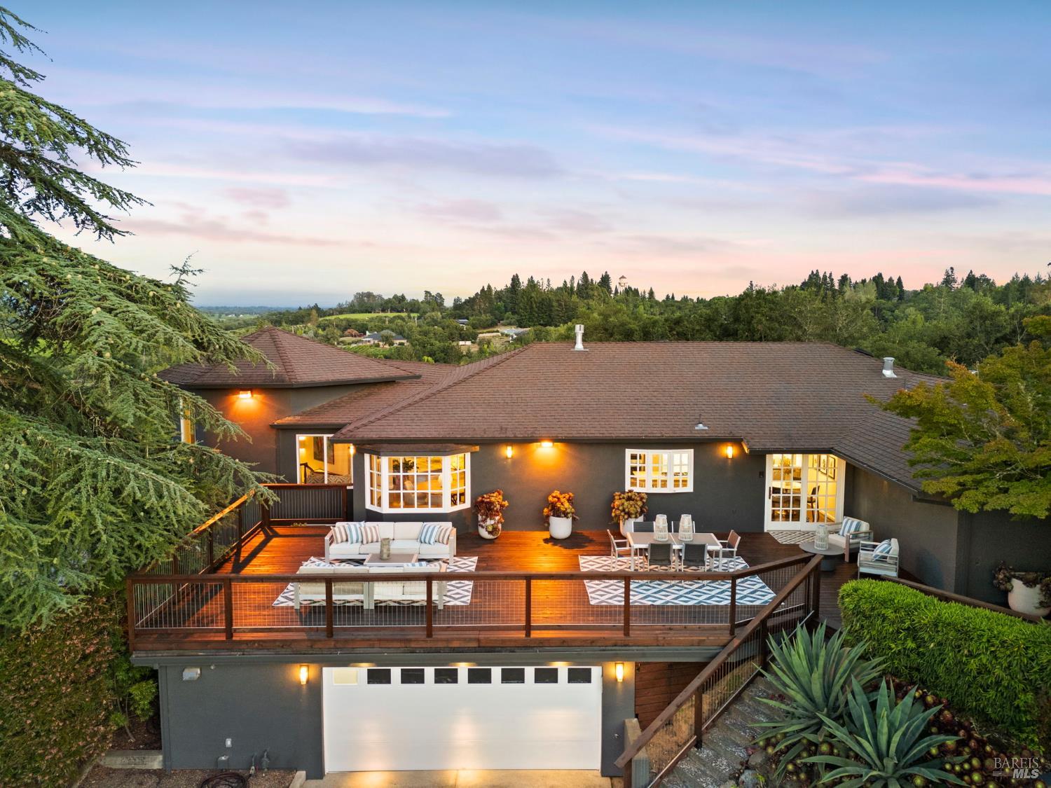 2563 Laguna Road