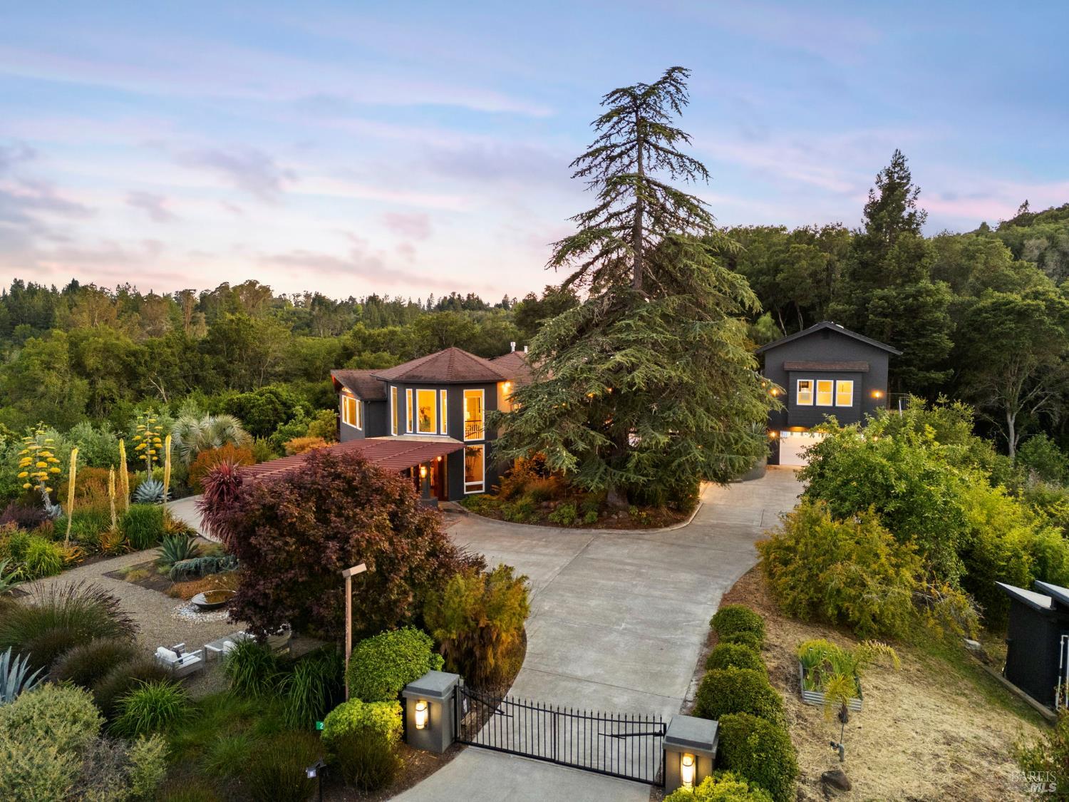 2563 Laguna Road