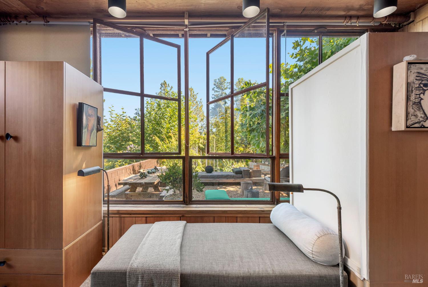 7480 Poplar Drive
